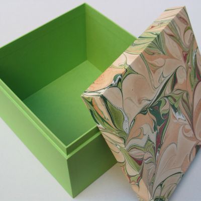 Buchbinderei-Schaeffler-Gestalten-Kasten-mit-Hals-6
