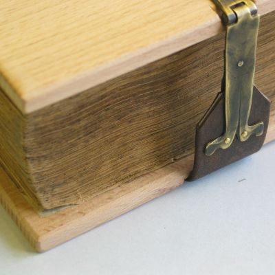 Buchbinderei-Schaeffler-Holzdeckelband_nach (2)